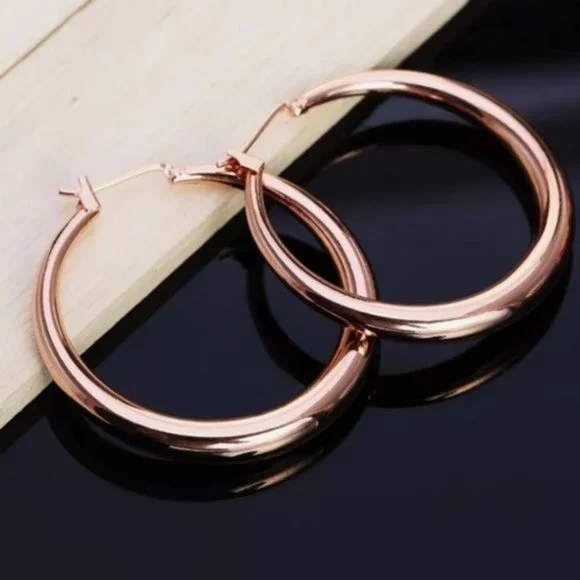 *18k Rose Gold 1.5” Round Hoop Earrings - Picture 6 of 6